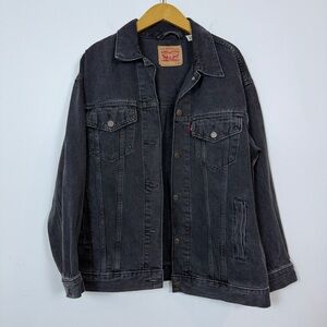 Levi’s Black Denim Trucker Jacket M Oversized Vintage Style 90s Jean Jacket